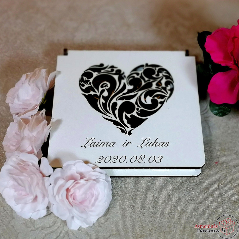 Vestuvinių žiedų dėžutė "viena širdis"